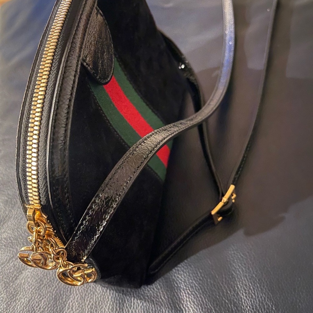 Gucci Borsa Dragoni Suede Satchel Bag
(Black) - Picture 3 of 8